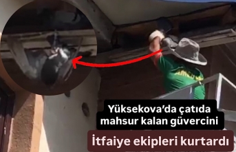 Yüksekova’da nefes kesen kurtarma: Çatıda mahsur...