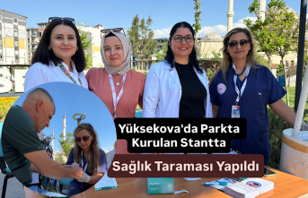 Yüksekova'da Parkta Kurulan Stantta Sağlık Taraması Yapıldı