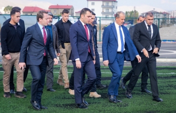 Hakkâri Valisi Taşyapan, Yüksekova Şehir Stadyumu’nda...