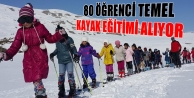  80 Öğrenci Temel Kayak Eğitimi Alıyor