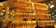 Altın hız kesmiyor