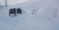 Başkele'de kar yüzünden 12 kişi dağda mahsur...