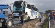 Erzincan'da yolcu otobüsü devrildi: 30 yaralı