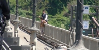 FSM köprüsünde bir çocuk rehin alındı