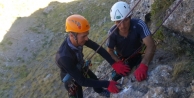 Hakkarili Dağcılardan Kaya Tırmanışı İçin...