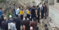 İnşaat iskelesi çöktü: 1 ölü, 2 yaralı