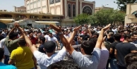 İran'da riyal protestosu: 'Çarşı' da sokakta! 