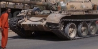 IŞİD Suriye askerini tankla ezerek öldürdü