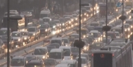 İstanbullular karanlık bir güne uyandı