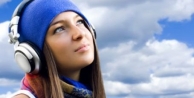 Kulaklıkla müzik dinlerken sağır olmayın