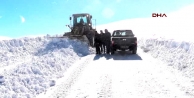 Muş'ta Kardan Kapanan Köy Yolları Açıldı