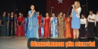 Öğrencilerden Şiir Dinletisi