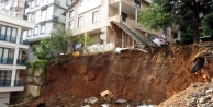 Sancaktepe'de toprak kayması: 3 katlı bina boşaltıldı
