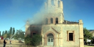 Tarihi Oltu Rus Kilisesi'ni yaktılar