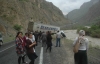 Tır elektrik direğine çarptı