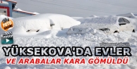 Yüksekova'da Evler Ve Arabalar Kara Gömüldü