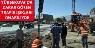 Yüksekova’da Zarar Gören Trafik Işıkları Onarılıyor