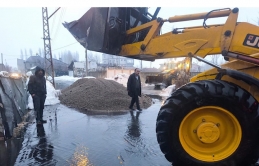 Yüksekova’da Yağış Sonrası Su Taşkınlarına Müdahale