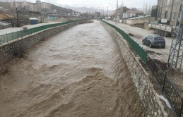 Yüksekova’da Dere Taşkınına Karşı Önlemler Artırıldı