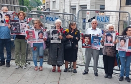 Cumartesi Anneleri 1107’nci haftada Veysel Güney’in mezar yerini sordu