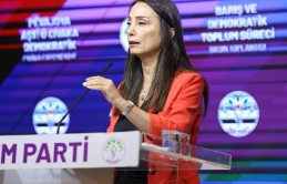 Tülay Hatimoğulları: ‘Silahlar yanıyorsa hukuk ertelenemez’