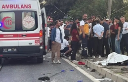 Düzce’de fındık işçilerini taşıyan araç tırla çarpıştı; 4 ölü, 8 yaralı