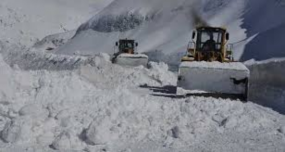 Van-Bahçesaray yolu ulaşıma açıldı