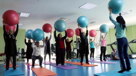 Van Büyükşehir Belediyesi kadınlar için spor merkezi açtı