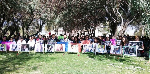 Van’da öğrenciler katliamda yaşamını yitirenleri andı