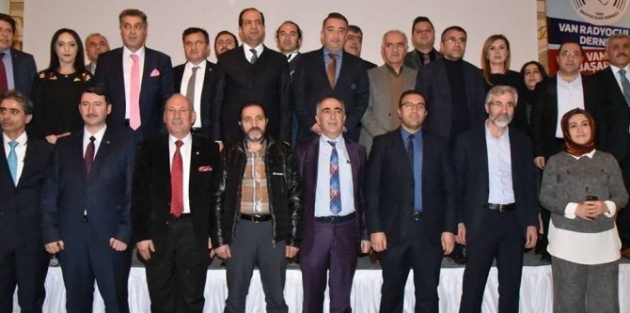  'Van’ın en başarılıları' ödüllerini aldı 