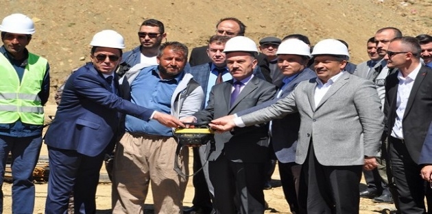 Yüksekova'da 4. Etap TOKİ konutları temeli atıldı