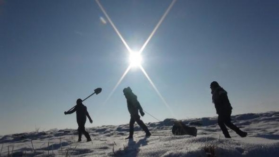 Yüksekova'da 'Eskimo usulü' balık avı