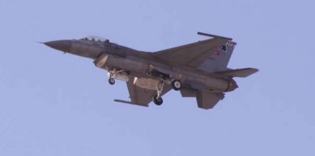 Yüksekova'da uçak hareketliliği