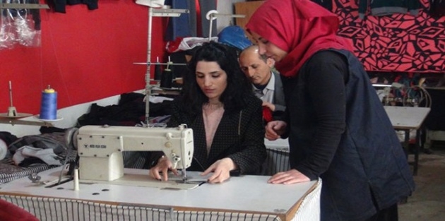 Yüksekova'dan Amerika'daki firmaya otantik kıyafet dikecekler  