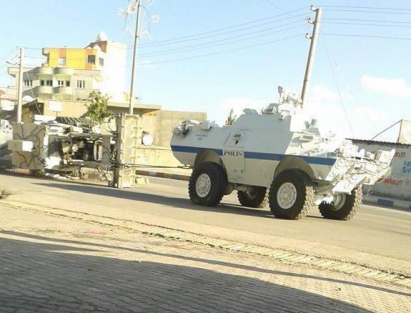 Zırhlı kepçe sürüklenerek götürüldü