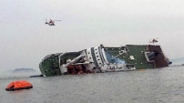 Kore'de 470 kişiyi taşıyan gemi battı