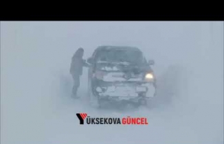 Hakkari, Yüksekova ve Şemdinli'nin Kardan Kapanan Köy Yolları Bir Bir Açılıyor