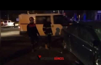 Yüksekova'da Kamyonet ile Otomobil Çarpıştı: 4 Kişi Yaralandı