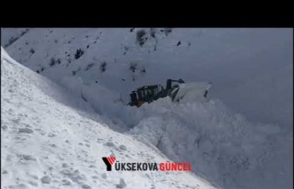 Yüksekova'da Karla Mücadele Çalışması Devam Ediyor