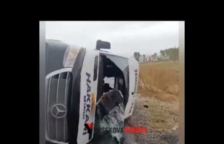 Yüksekova-Van Karayolunda Şemdinli Aracı Kaza yaptı: 10 Yaralı