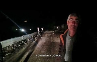 Yüksekova-Van yolunda heyelan: Vatandaşlar faciadan döndü