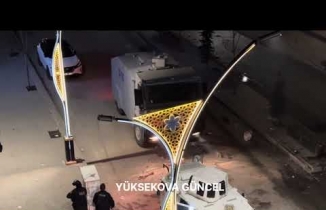 YÜKSEKOVA’DA OLAYLAR ÇIKTI: ESNAF KEPENK KAPATTI