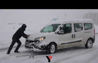 Yüksekova’da Yoğun Kar Yağışı