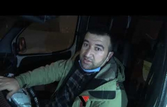 Yüksekova’da yoğun tipiden dolayı araçlar mahsur kaldı