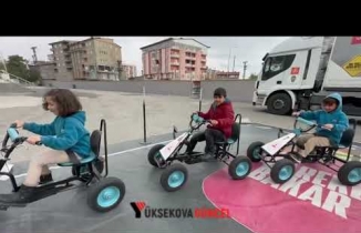 Yüksekovalı çocuklar ‘Mobil Trafik Eğitim Tır’yla hem eğlendiler hem öğrendiler