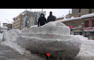 Yüksekovalı Esnaf Kardan Titanik Gemisi Yaptı